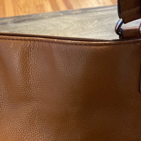 Michael Kors Tote with zipper detail - Picture 4 of 12